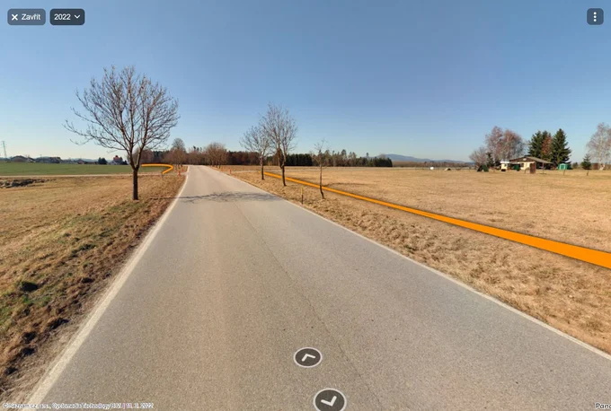 Kombinovaná varianta u cvičiště, kde se bude přejíždět ze stezky z jedné strany silnice na stezku na druhé straně.
